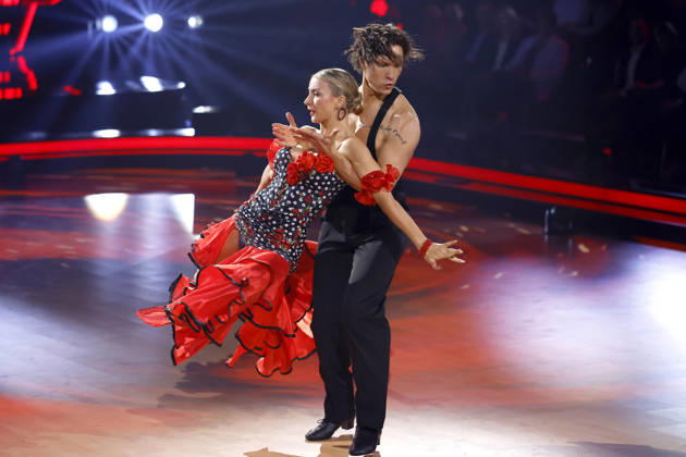Sängerin Anna-Carina Woitschack und Tänzer Evgeny Vinokurov bei der achten Tanzshow der 19. Staffel der RTL-Tanzshow Lets Dance im Coloneum. Köln, 01.05.2026 NRW Deutschland Copyright: xChristophxHardtx