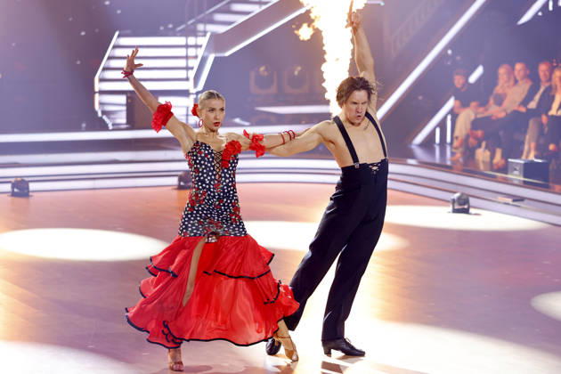 Sängerin Anna-Carina Woitschack und Tänzer Evgeny Vinokurov bei der achten Tanzshow der 19. Staffel der RTL-Tanzshow Lets Dance im Coloneum. Köln, 01.05.2026 NRW Deutschland Copyright: xChristophxHardtx