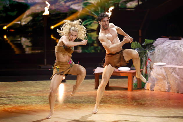 Schauspieler Jan Kittmann (GZSZ) und Tänzerin Kathrin Menzinger als Tarzan und Jane bei der achten Tanzshow der 19. Staffel der RTL-Tanzshow Lets Dance im Coloneum. Köln, 01.05.2026 NRW Deutschland Copyright: xChristophxHardtx