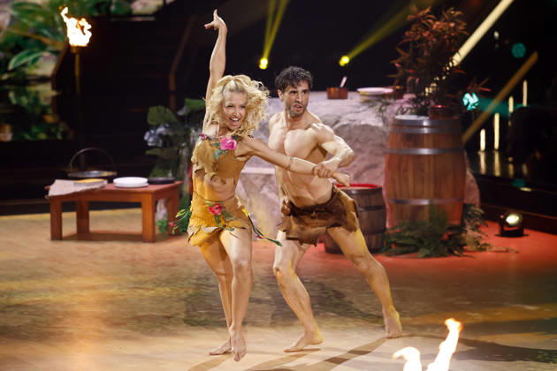 Schauspieler Jan Kittmann (GZSZ) und Tänzerin Kathrin Menzinger als Tarzan und Jane bei der achten Tanzshow der 19. Staffel der RTL-Tanzshow Lets Dance im Coloneum. Köln, 01.05.2026 NRW Deutschland Copyright: xChristophxHardtx