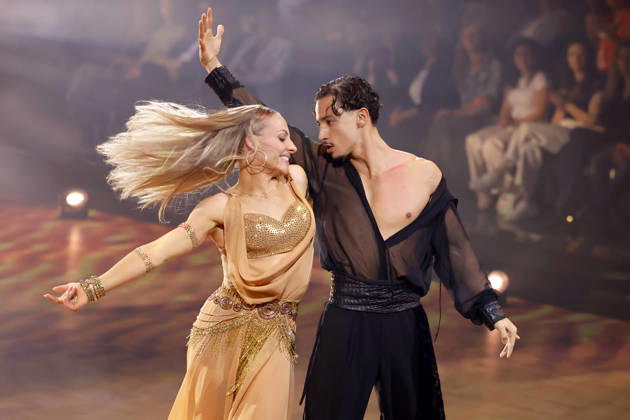 Sänger Milano (Milane Baybah) und Profitänzerin Marta Arndt bei der achten Tanzshow der 19. Staffel der RTL-Tanzshow Lets Dance im Coloneum. Köln, 01.05.2026 NRW Deutschland Copyright: xChristophxHardtx
