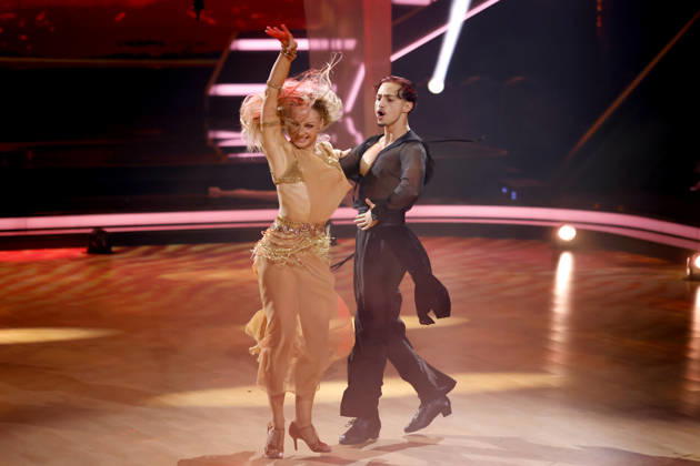 Sänger Milano (Milane Baybah) und Profitänzerin Marta Arndt bei der achten Tanzshow der 19. Staffel der RTL-Tanzshow Lets Dance im Coloneum. Köln, 01.05.2026 NRW Deutschland Copyright: xChristophxHardtx
