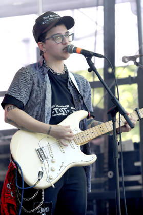 Ryan Cassata live beim 1. Mai Fest auf dem Faustgelände. Hannover, 01.05.2026