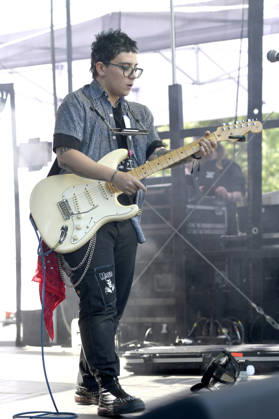 Ryan Cassata live beim 1. Mai Fest auf dem Faustgelände. Hannover, 01.05.2026