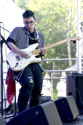 Ryan Cassata live beim 1. Mai Fest auf dem Faustgelände. Hannover, 01.05.2026