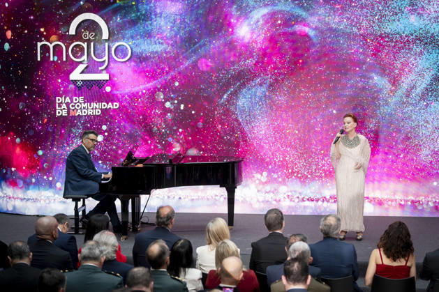 Presentation of the Grand Crosses of the Order of Dos de Mayo The singer Paloma San Basilio, during the presentation of the Grand Crosses of the Order of Dos de Mayo, at the Puerta del Sol in Madrid, on May 2, 2026, in Madrid Spain The Governing Council of the Community of Madrid awards the Grand Cross of the Order of Dos de Mayo to 14 personalities, institutions and social entities in recognition of their professional careers, solidarity and example 02 MAY 2026 A Pé Espana  Copyright: xA.xPÃ rezxMecax 7492504