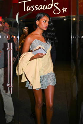 Simone Ashley Arrivals and exits at Vogues Pre Met Gala Party at Madame Tussauds in Times Square in New York City, NY, USA, May 1, 2026 Gedeon Taieb Bestimage Celebs attending Vogues Pre Met Gala Party at Madame Tussauds in Times Square, New York New York Etats Unis  Copyright: xGedeonxTaiebx xBestimagexGedeonxTaiebx xBestimagex
