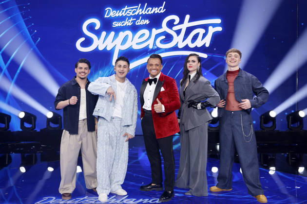Die Kandidaten Paco Lazar Simic, Abii Faizan, Menowin Fröhlich, Constance Dizendorf und Tyrell Hagedorn ziehen ins Finale ein bei der zweiten von drei Live-Shows der 22. Staffel der deutschen Gesangs-Castingshow Deutschland sucht den Superstar (DSDS) in den MMC-Studios. Köln, 02.05.2026 NRW Deutschland Copyright: xChristophxHardtx