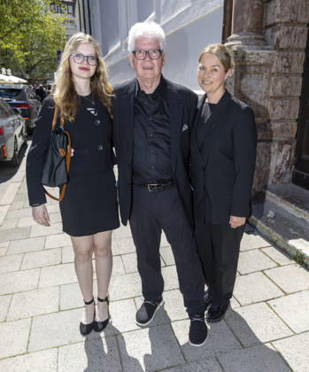 Thomas Stein mit Frau Cornelia und Tochter Amelie Trauerfeier für Mario Adorf in der Jesuitenkirche St. Michael in München Datum: 02.05.2026