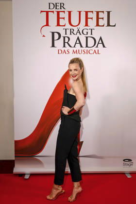 ABB PRADA- Kim-Sarah Brandts bei einem exklusiven Panel-Talk von Stage Entertainment mit ersten Einblicken in die Buehnenadaption des Kultfilms Der Teufel traegt Prada am 02,05.2026 in Hamburg Das Musical feiert am 10. Dezember 2026 im Stage Theater Neue Flora in Hamburg seine Deutschlandpremiere. Hamburg Deutschland