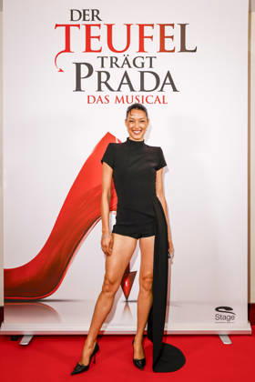ABB PRADA- Rebecca Mir bei einem exklusiven Panel-Talk von Stage Entertainment mit ersten Einblicken in die Buehnenadaption des Kultfilms Der Teufel traegt Prada am 02,05.2026 in Hamburg Das Musical feiert am 10. Dezember 2026 im Stage Theater Neue Flora in Hamburg seine Deutschlandpremiere. Hamburg Deutschland