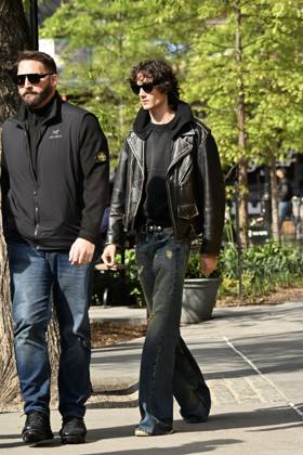 Singer Sombr arrives for lunch at Bar Pitti in New York On May 2, 2026 Gedeon Taieb Bestimage New York Etats Unis  Copyright: xGedeonxTaiebx xBestimagexGedeonxTaiebx xBestimagex