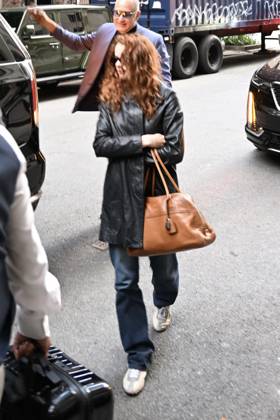 Joey King is seen arriving at The Carlyle Hotel in New York City ahead of the Met Gala The actress steps out as final preparations continue for fashions biggest night On May 2, 2026 Gedeon Taieb Bestimage New York Etats Unis  Copyright: xGedeonxTaiebx xBestimagexGedeonxTaiebx xBestimagex