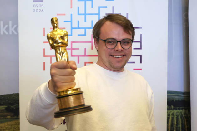 Russian co-director and lead actor Pavel Pasha Talankin poses with Oscar statuette for his film Mr. Nobody Against Putin, which was lost on his flight back from the United States to Germany. Pavel Talankin is guest at the Cinema on the Border film festival in Tesin, Poland, May 3, 2026. (CTKxPhoto PetrxSznapka) CTKPhotoP2026050303163  CTKPhotoP2026050303163