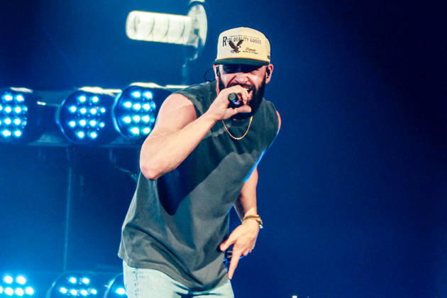 2026 iHeartCountry Festival - Show Dylan Scott performs onstage during the 2026 iHeartCountry Festival presented by Capital One at Moody Center on May 02, 2026 in Austin, Texas. Austin Moody Center Texas United States of America Copyright: xOzziexBloom imageSPACEx