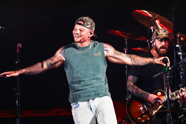 2026 iHeartCountry Festival - Show Kane Brown performs onstage during the 2026 iHeartCountry Festival presented by Capital One at Moody Center on May 02, 2026 in Austin, Texas. Austin Moody Center Texas United States of America Copyright: xOzziexBloom imageSPACEx