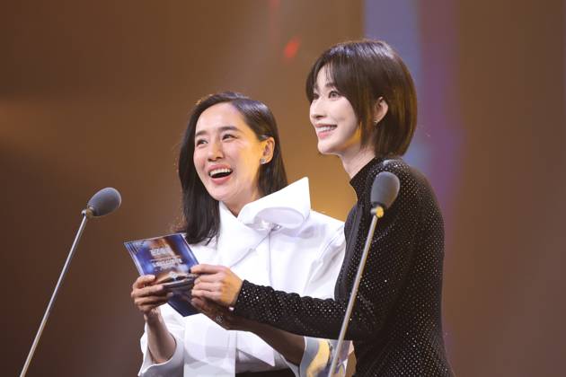 BEIJING, CHINA - MAY 03: Actress Wang Zhi (L) and actress Zhang Li attend the award ceremony of the 33rd College Student Film Festival on May 3, 2026 in Beijing, China.  Copyright: xVCGx 111638930279