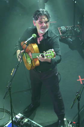 Stefane Mellino von Les NÃ gresses Vertes live bei einem Konzert ihrer Zobi Tour in der Fabrik. Hamburg, 03.05.2026