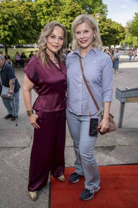 ABB HASEPREMIERE- Regina Halmich und Eva Habermann zu Gast bei der Pemiere von Es ist nur eine Phase Hase in der Komoedie am Kurfuerstendamm im Ernst-Reuter-Saal a, 03.05.2026 in Berlin Berlin Deutschland