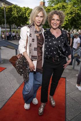 ABB HASEPREMIERE- Ninon Bohm und Heike Kloss zu Gast bei der Pemiere von Es ist nur eine Phase Hase in der Komoedie am Kurfuerstendamm im Ernst-Reuter-Saal a, 03.05.2026 in Berlin Berlin Deutschland