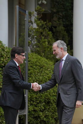 The King presents the National Research Awards 2025 King Felipe VI greets the President of the Generalitat de Catalunya, Salvador Illa, upon his arrival at the presentation of the National Research Awards 2025, at the Palau Pedralbes, on May 4, 2026, in Barcelona, Catalunya Spain These awards are Spains most important recognition in the field of scientific research, and highlight the talent of the people and entities awarded who, through their work, contribute to the advancement and progress of society 04 MAY 2026 Spain Copyright: xDavidxZorrakinox 7497396