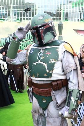 Star Wars Mandalorian and Grogu walking caracters der Serie auf dem Grünen Teppich Fanevent zu Star Wars Mandalorian and Grogu, Uber Platz, Berlin Datum: 04.05.2026 Copyright: xEventpress Kratschx