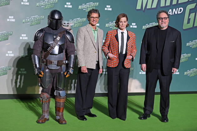 The Mandalorian, Grogu, Pedro Pascal, Sigourney Weaver, Jon Favreau beim Fan Event von STAR WARS: THE MANDALORIAN AND GROGU am Uber Platz in Berlin am 04.05.2026