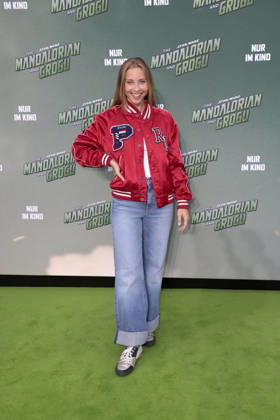 Julie Deluz beim Star Wars: The Mandalorian and Grogu Photocall im Rahmen der Film Premiere & Fan Event am Uber Platz in der Uber Eats Music Hall am 4.05.2026 in Berlin Julie Deluz at the Star Wars: The Mandalorian and Grogu photocall during the film premiere & fan event at Uber Platz in the Uber Eats Music Hall on May 4, 2026 in Berlin Star Wars: The Mandalorian and Grogu Filmpremiere & Fan Event in Berlin