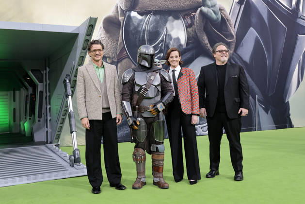 Pedro Pascal, Sigourney Weaver und Jon Favreau beim Star Wars: The Mandalorian and Grogu Photocall im Rahmen der Film Premiere & Fan Event am Uber Platz in der Uber Eats Music Hall am 4.05.2026 in Berlin Pedro Pascal, Sigourney Weaver and Jon Favreau at the Star Wars: The Mandalorian and Grogu photocall during the film premiere & fan event at Uber Platz in the Uber Eats Music Hall on May 4, 2026 in Berlin Star Wars: The Mandalorian and Grogu Filmpremiere & Fan Event in Berlin