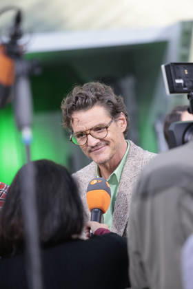 Pedro Pascal beim Star Wars: The Mandalorian and Grogu Photocall im Rahmen der Film Premiere & Fan Event am Uber Platz in der Uber Eats Music Hall am 4.05.2026 in Berlin Pedro Pascal at the Star Wars: The Mandalorian and Grogu photocall during the film premiere & fan event at Uber Platz in the Uber Eats Music Hall on May 4, 2026 in Berlin Star Wars: The Mandalorian and Grogu Filmpremiere & Fan Event in Berlin