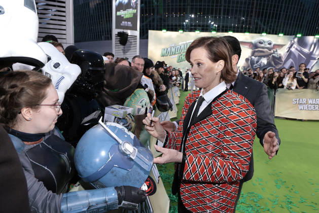 Sigourney Weaver at the Star Wars: The Mandalorian and Grogu photocall during the film premiere & fan event at Uber Platz in the Uber Eats Music Hall on May 4, 2026 in Berlin Star Wars: The Mandalorian and Grogu Filmpremiere & Fan Event in Berlin