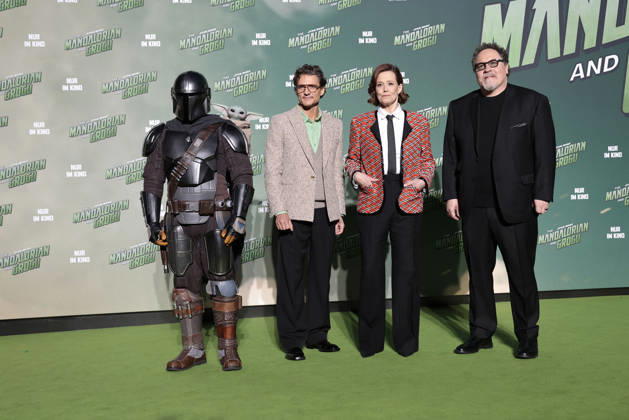 Pedro Pascal, Sigourney Weaver and Jon Favreau at the Star Wars: The Mandalorian and Grogu photocall during the film premiere & fan event at Uber Platz in the Uber Eats Music Hall on May 4, 2026 in Berlin Star Wars: The Mandalorian and Grogu Filmpremiere & Fan Event in Berlin