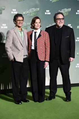 Pedro Pascal, Sigourney Weaver und Jon Favreau beim Fan Event Star Wars: The Mandalorian and Grogu im UCI Luxe East Side Gallery auf dem Uber Platz. Berlin, 04.05.2026