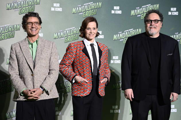 Pedro Pascal, Sigourney Weaver und Jon Favreau beim Fan Event Star Wars: The Mandalorian and Grogu im UCI Luxe East Side Gallery auf dem Uber Platz. Berlin, 04.05.2026