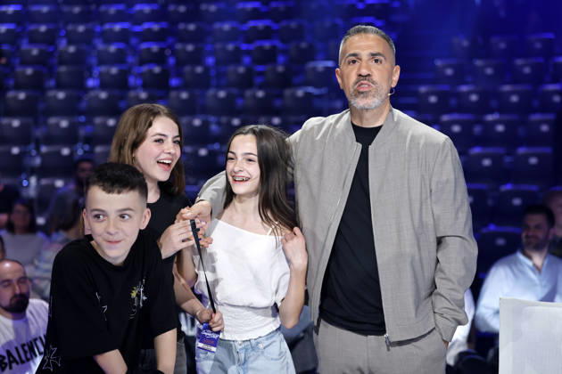 Rapper und Juror Bushido (Anis Ferchichi) mit seinen Kindern bei der zweiten von drei Live-Shows der 22. Staffel der deutschen Gesangs-Castingshow Deutschland sucht den Superstar (DSDS) in den MMC-Studios. Köln, 02.05.2026 NRW Deutschland Copyright: xChristophxHardtx