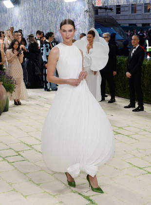 Karlie Kloss arrives on the red carpet for the 2026 Met Gala celebrating Costume Art at The Metropolitan Museum of Art on Monday, May 4, 2026 in New York City. NYP2026050460 JOHNxANGELILLO