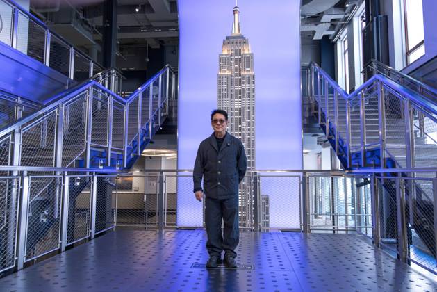 Jet Li visits the Empire State Building Jet Li, actor, martial artist and philanthropist, accompanied by his daughters, visits the Empire State Building to promote the launch of his book Beyond Life and Death: The Way of True Freedom , a collection of memories and reflections on spirituality and freedom. May,04,2026 new york new york united of america Copyright: xVanessaxCarvalhox