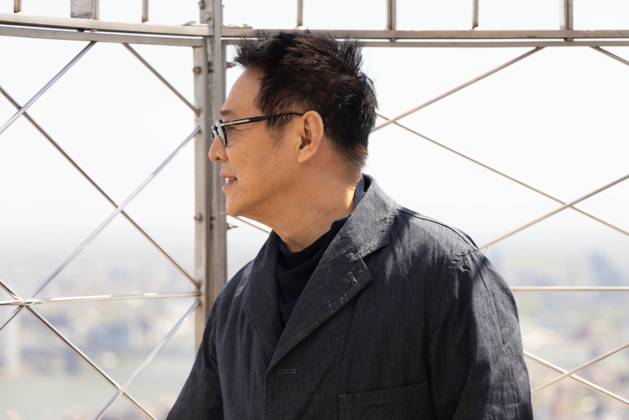 Jet Li visits the Empire State Building Jet Li, actor, martial artist and philanthropist, accompanied by his daughters, visits the Empire State Building to promote the launch of his book Beyond Life and Death: The Way of True Freedom , a collection of memories and reflections on spirituality and freedom. May,04,2026 new york new york united of america Copyright: xVanessaxCarvalhox