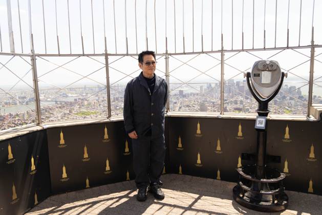 Jet Li visits the Empire State Building Jet Li, actor, martial artist and philanthropist, accompanied by his daughters, visits the Empire State Building to promote the launch of his book Beyond Life and Death: The Way of True Freedom , a collection of memories and reflections on spirituality and freedom. May,04,2026 new york new york united of america Copyright: xVanessaxCarvalhox