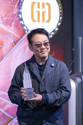Jet Li visits the Empire State Building Jet Li, actor, martial artist and philanthropist, accompanied by his daughters, visits the Empire State Building to promote the launch of his book Beyond Life and Death: The Way of True Freedom , a collection of memories and reflections on spirituality and freedom. May,04,2026 new york new york united of america Copyright: xVanessaxCarvalhox