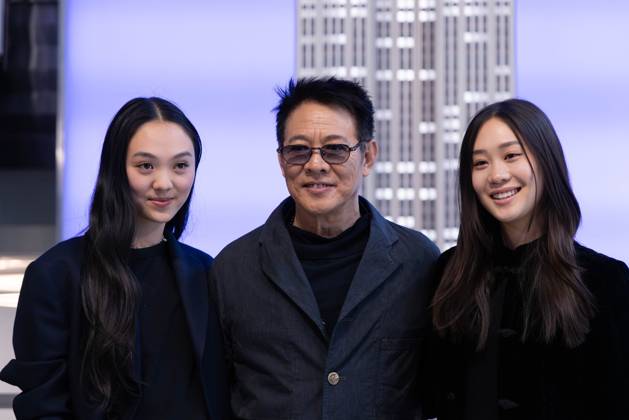 Jet Li visits the Empire State Building Jet Li, actor, martial artist and philanthropist, accompanied by his daughters, visits the Empire State Building to promote the launch of his book Beyond Life and Death: The Way of True Freedom , a collection of memories and reflections on spirituality and freedom. May,04,2026 new york new york united of america Copyright: xVanessaxCarvalhox