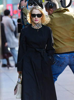 No Credit BI Jessica Chastain is seen on the set of the television miniseries The Off Weeks in New York on May 4, 2026 No Credit BI 5 4 26 Jessica Chastain is seen on the set of the television miniseries The Off Weeks on May 4, 2026 in Manhattan, New York City NYC New York Etats Unis  Copyright: xNOxCREDITxNOxCREDITx