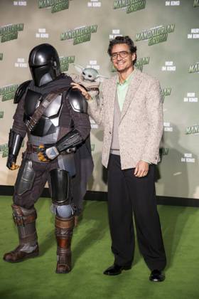 ABB STARSWARS- Pedro Pascal auf dem gruenen Teppich bei dem Fan Event von Stars Wars The Mandalorian and Grogu in UCI Luxe East Side Gallery am 04.05.2026 in Berlin Berlin Deutschland