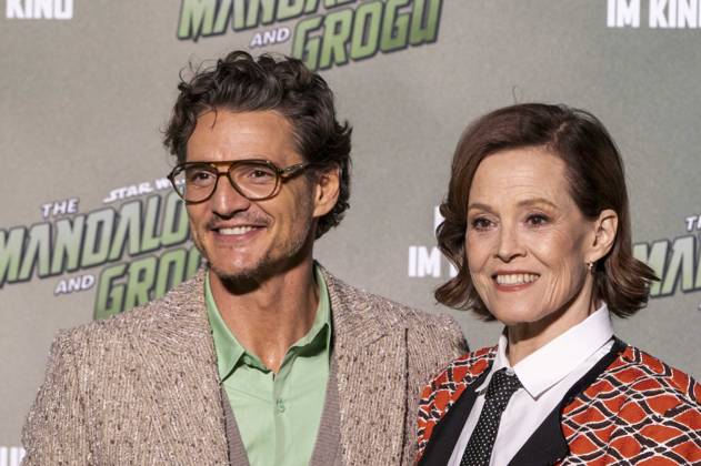 ABB STARSWARS- Pedro Pascal und Sigourney Weaver auf dem gruenen Teppich bei dem Fan Event von Stars Wars The Mandalorian and Grogu in UCI Luxe East Side Gallery am 04.05.2026 in Berlin Berlin Deutschland