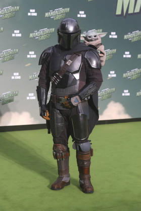 Der Mandalorianer und Grogu beim Fan Event Star Wars: The Mandalorian and Grogu im UCI Luxe East Side Gallery auf dem Uber Platz. Berlin, 04.05.2026