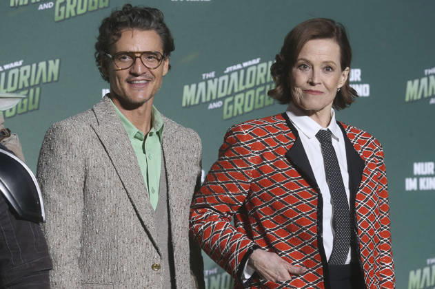 Pedro Pascal und Sigourney Weaver beim Fan Event Star Wars: The Mandalorian and Grogu im UCI Luxe East Side Gallery auf dem Uber Platz. Berlin, 04.05.2026