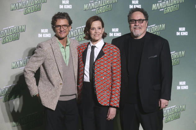 Pedro Pascal, Sigourney Weaver und Jon Favreau beim Fan Event Star Wars: The Mandalorian and Grogu im UCI Luxe East Side Gallery auf dem Uber Platz. Berlin, 04.05.2026