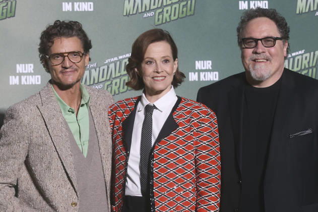 Pedro Pascal, Sigourney Weaver und Jon Favreau beim Fan Event Star Wars: The Mandalorian and Grogu im UCI Luxe East Side Gallery auf dem Uber Platz. Berlin, 04.05.2026