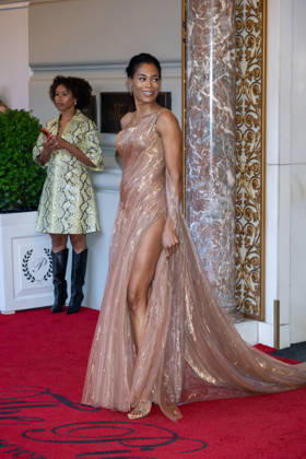 The Pierre Hotel: 2026 Met Gala Departures, New York, USA - 04 May 2026 aisha mcshaw departs the Pierre Hotel for 2026 Met Gala on May 04, 2026 in New York City. New York United States Copyright: xRonxAdarx xSOPAxImagesx _radar_pierre_20260504_01002