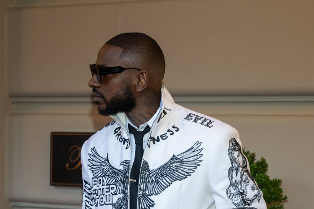 The Pierre Hotel: 2026 Met Gala Departures, New York, USA - 04 May 2026 Skepta wearing Thom Brown departs the Pierre Hotel for 2026 Met Gala on May 04, 2026 in New York City. New York United States Copyright: xRonxAdarx xSOPAxImagesx _radar_pierre_20260504_01452